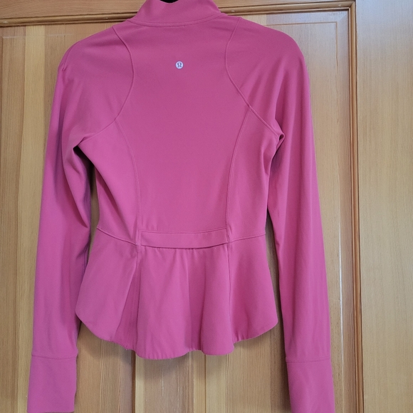 Lululemon shirt size 6 - Picture 3 of 3